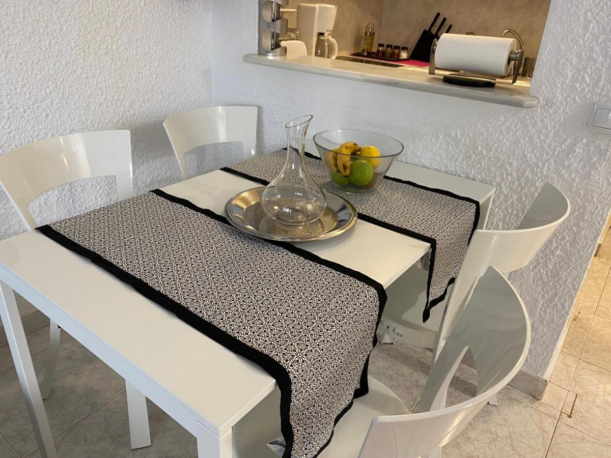 Marbella Skol Apartment Bagian luar foto